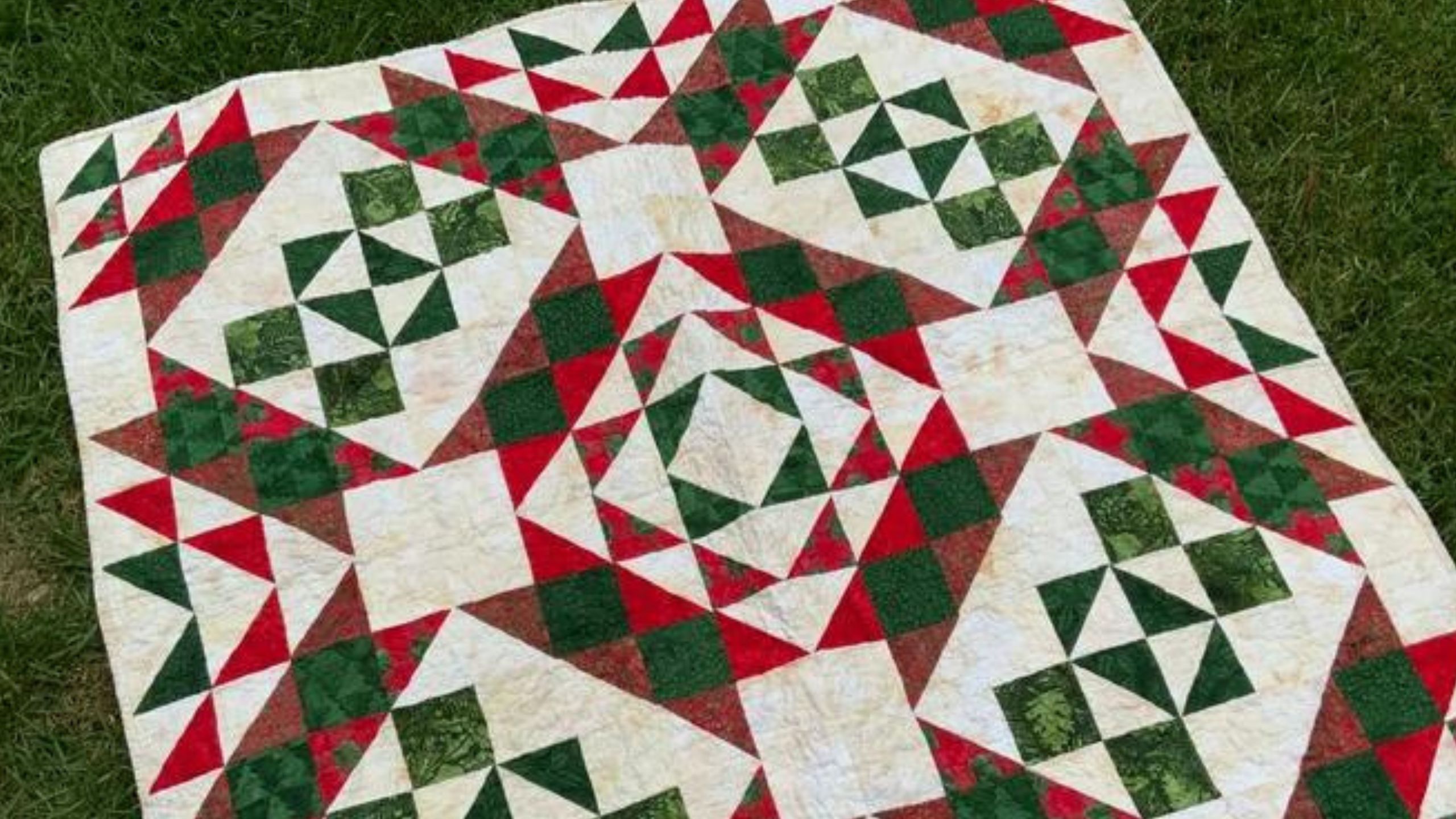Sewing a Christmas table mat inspired by a quilt with Beth Shibley