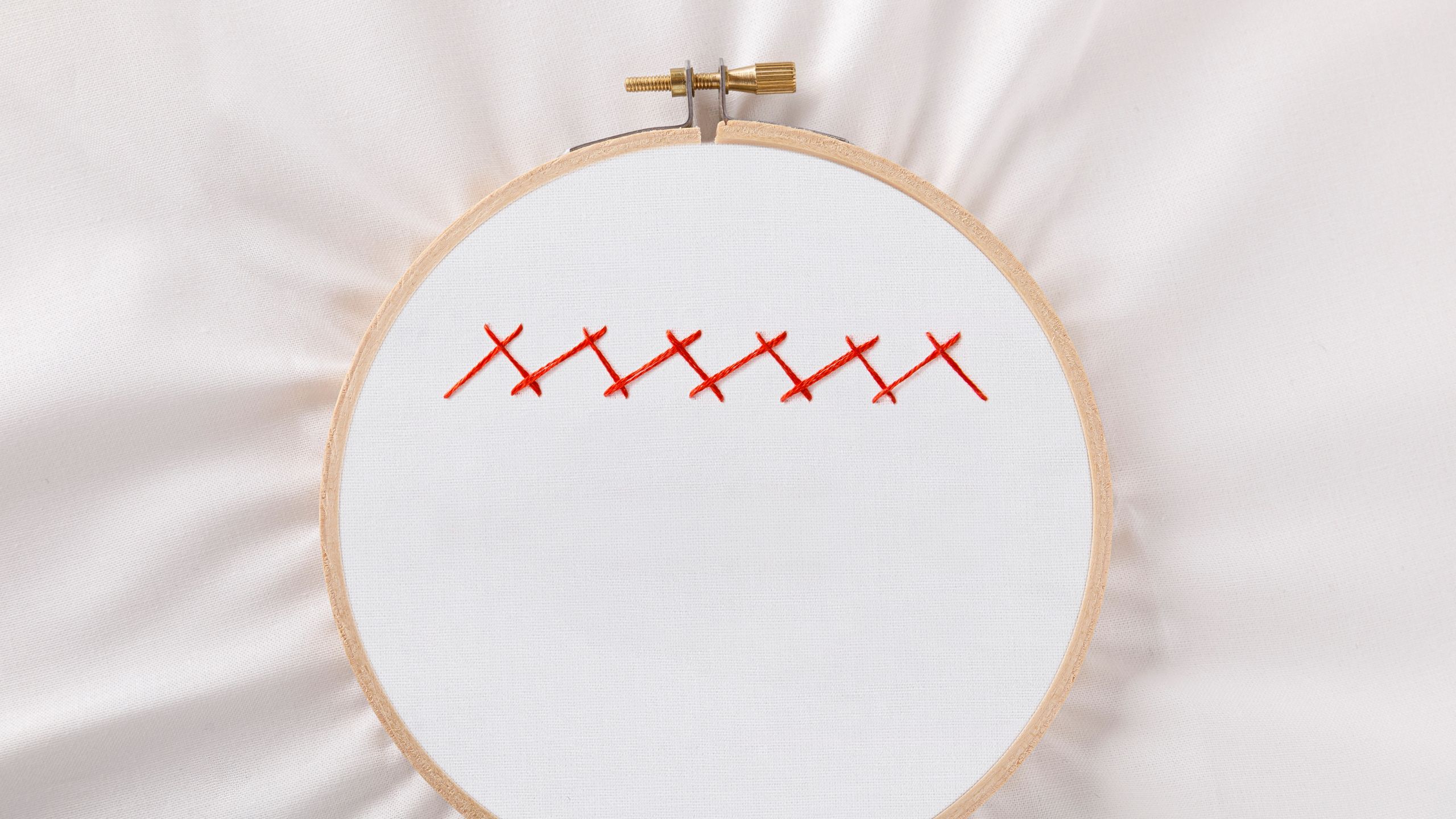 Embroidery 101: How to Embroider A Herringbone Stitch