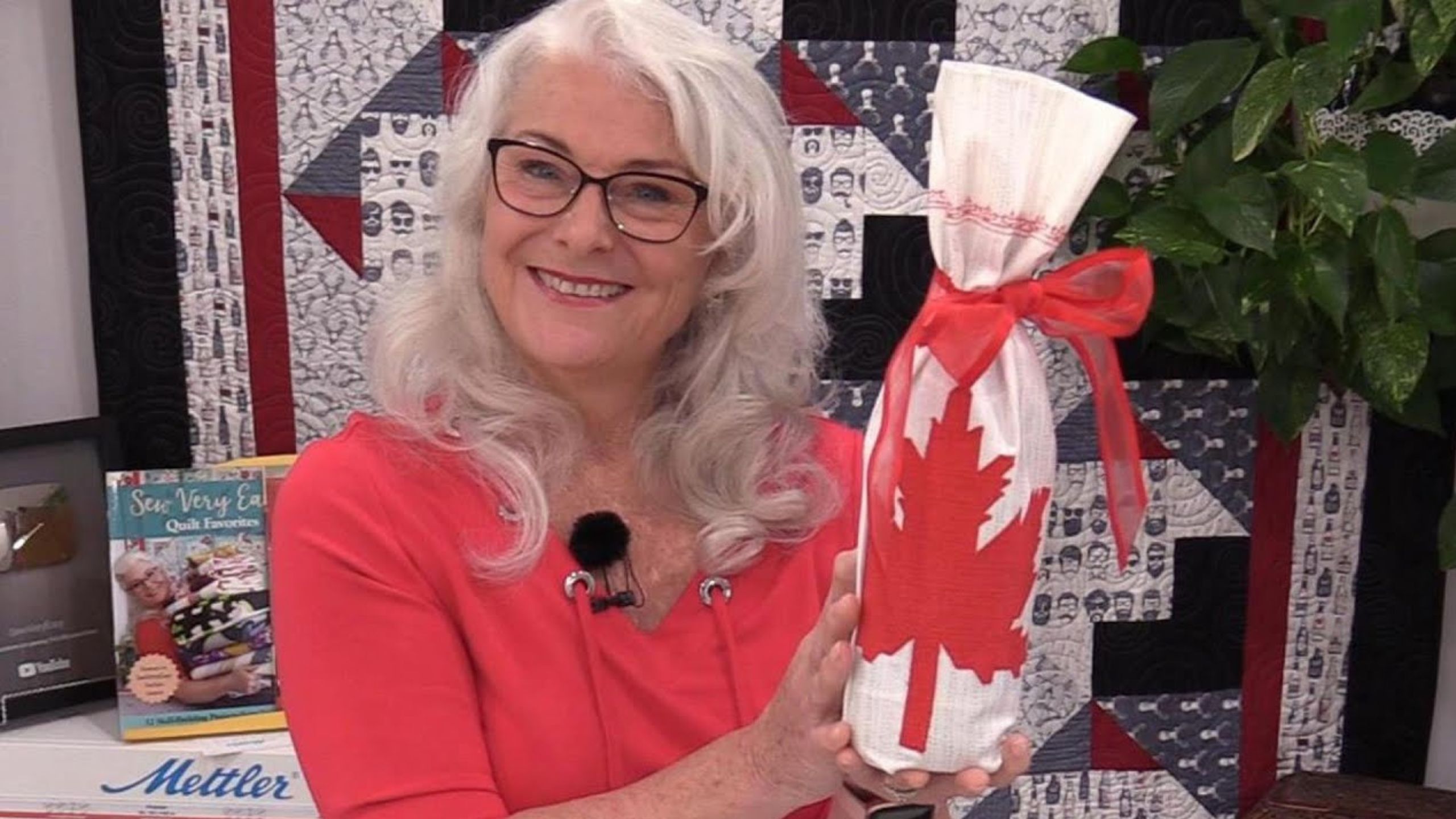 Wine Bottle Gift Bag with Laura Coia from Sew Very Easy